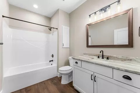 Bath - 256 Pebble Beach Dr, Branson, MO 65616 photo 7 of 10