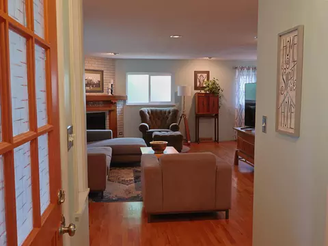 848 S Kickapoo Ave, Springfield, MO 65804 photo 3