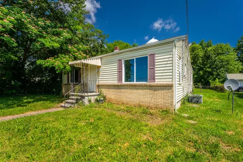 1107 W Nichols St, Springfield, MO 65802 photo 3