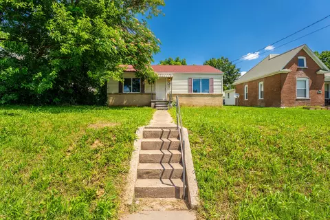1107 W Nichols St, Springfield, MO 65802 photo 1