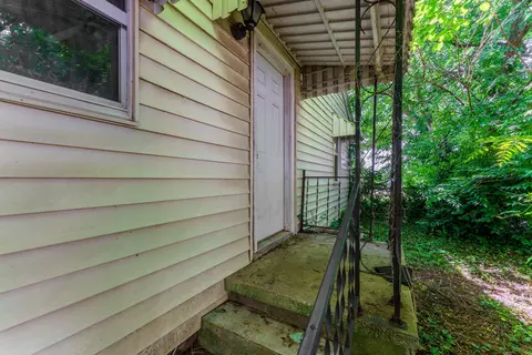 1107 W Nichols St, Springfield, MO 65802 photo 9