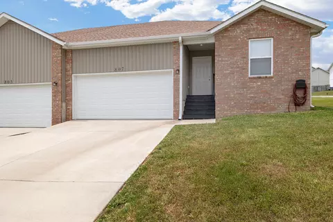 805-807 W Windmill Dr, Ozark, MO 65721 photo 2