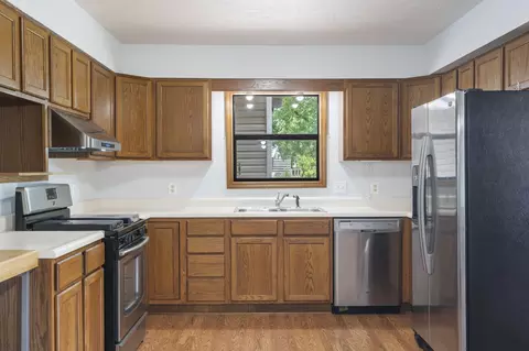 Kitchen - 314 Easy St, Branson, MO 65616 photo 1 of 2