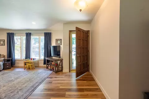 1728 E Camino Alto St, Springfield, MO 65804 photo 5