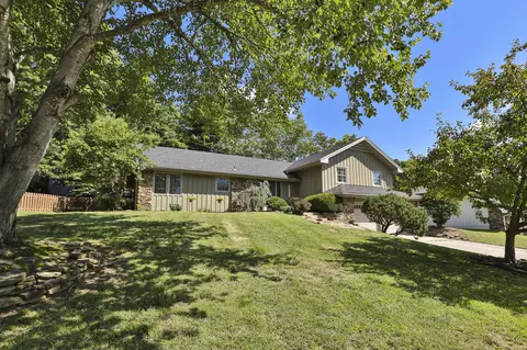 1341 S Greentree Ave, Springfield, MO 65809 photo 2