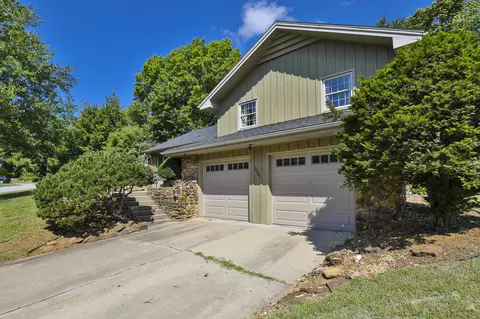 1341 S Greentree Ave, Springfield, MO 65809 photo 3