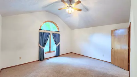 Bedroom - 4058 E Latoka St, Springfield, MO 65809 photo 3 of 10