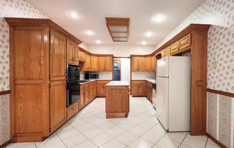 Kitchen - 4058 E Latoka St, Springfield, MO 65809 photo 1 of 9