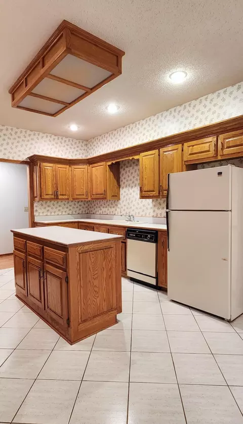 Kitchen - 4058 E Latoka St, Springfield, MO 65809 photo 9 of 9