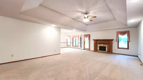 Living - 4058 E Latoka St, Springfield, MO 65809 photo 2 of 7