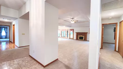 Entry Way - 4058 E Latoka St, Springfield, MO 65809 photo 5 of 6