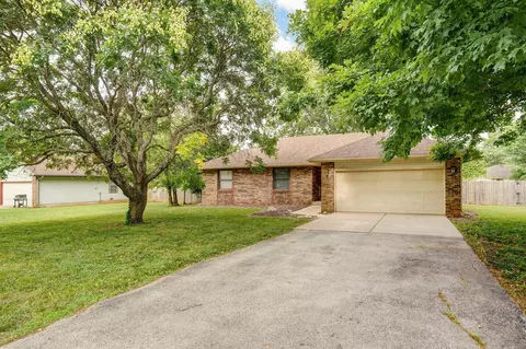 119 N Grand Prairie Dr, Willard, MO 65781 photo 2
