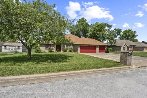 501 N Persimmon Dr, Nixa, MO 65714 photo 2