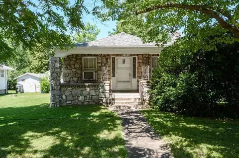 1305 S Kimbrough Ave, Springfield, MO 65807 photo 1