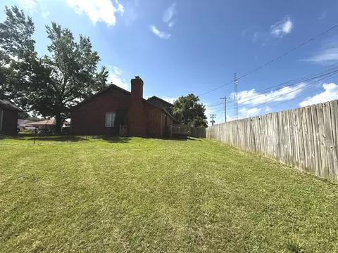 215 W 217 W Edgewood St, Springfield, MO 65807 photo 4