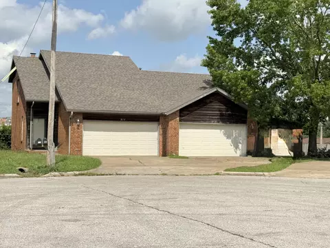 215 W 217 W Edgewood St, Springfield, MO 65807