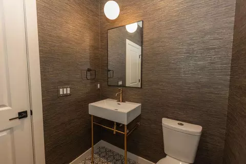 Bath - 1319 E Valley Trail Dr, Republic, MO 65738 photo 7 of 8