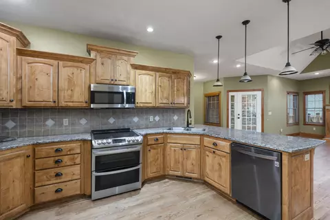 1225 W Wildcherry St, Ozark, MO 65721 photo 8