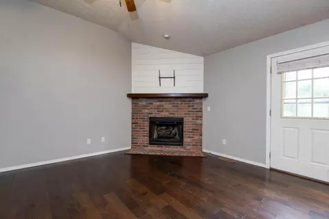 4252 W Madison St, Springfield, MO 65802 photo 4