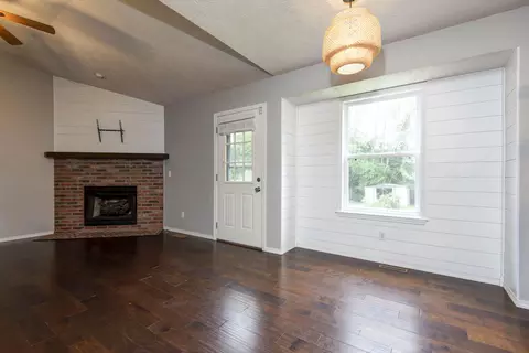 4252 W Madison St, Springfield, MO 65802 photo 3