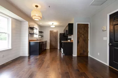 4252 W Madison St, Springfield, MO 65802 photo 7