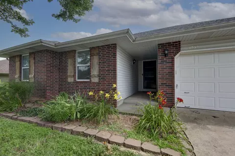 4252 W Madison St, Springfield, MO 65802 photo 2
