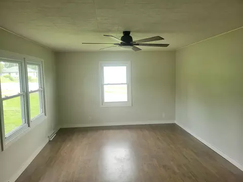 Living - 246 Third Elm St, Gainesville, MO 65655 photo 1 of 2