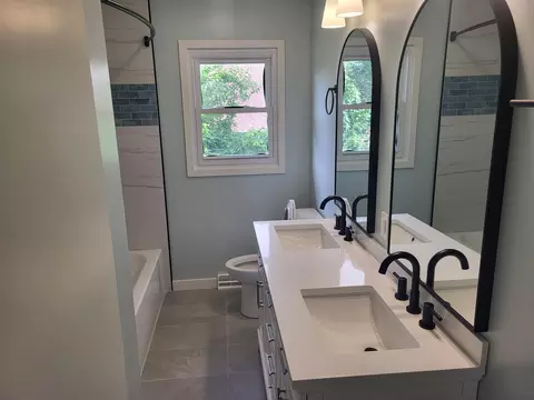 Bath - 246 Third Elm St, Gainesville, MO 65655 photo 1 of 4