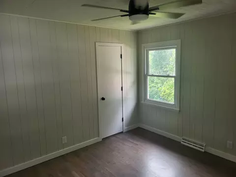 Bedroom - 246 Third Elm St, Gainesville, MO 65655 photo 1 of 5