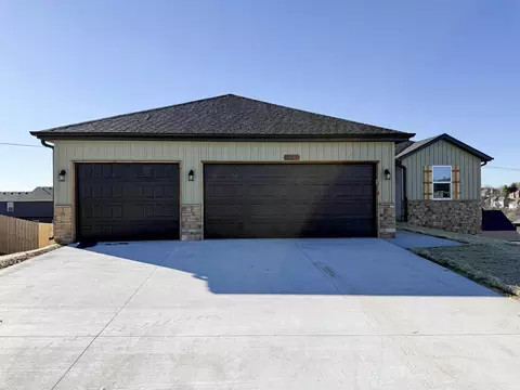 2117 N 25th St, Ozark, MO 65721