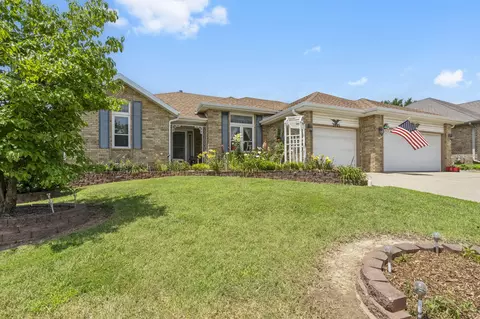 3045 S Palisades Dr, Springfield, MO 65807 photo 2