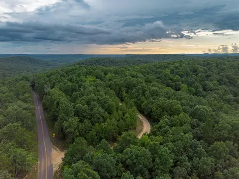 000 Whitacre Run, Eminence, MO 65466