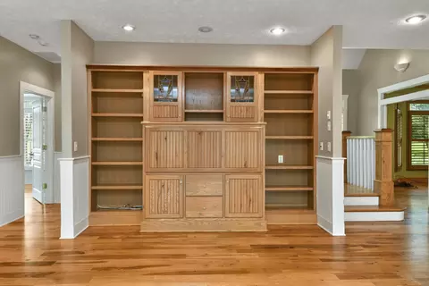 Living - 1425 E Lark St, Ozark, MO 65721 photo 7 of 19