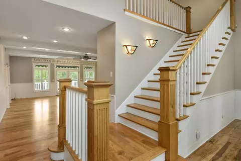 Entry Way - 1425 E Lark St, Ozark, MO 65721 photo 5 of 9