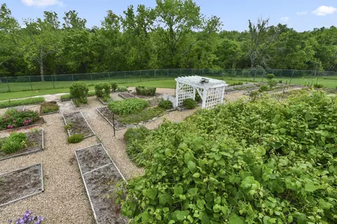 View/Area - 1425 E Lark St, Ozark, MO 65721 photo 4 of 11