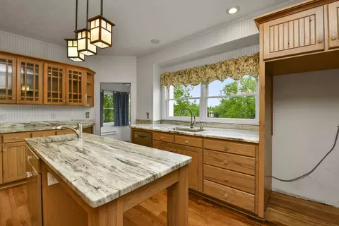 Kitchen - 1425 E Lark St, Ozark, MO 65721 photo 2 of 8