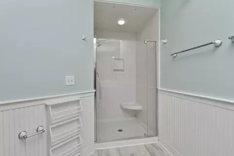 Bath - 1425 E Lark St, Ozark, MO 65721 photo 3 of 13