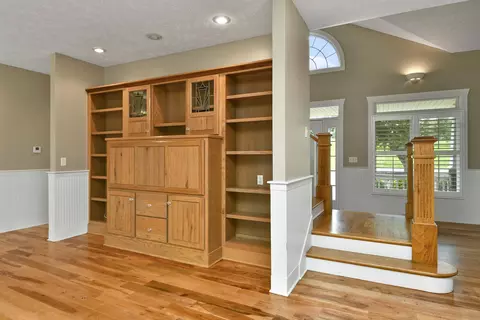 Living - 1425 E Lark St, Ozark, MO 65721 photo 5 of 19