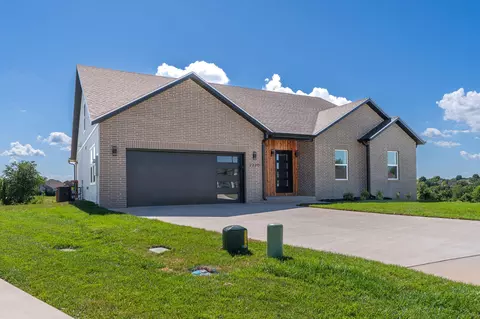 2220 W Braxton Ct, Ozark, MO 65721 photo 2