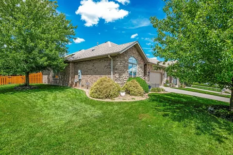 2419 W Deerbrooke Trl, Ozark, MO 65721 photo 3