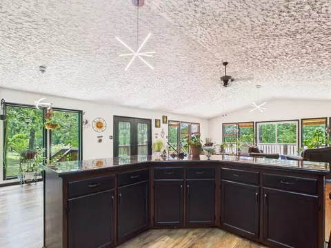 Kitchen - 44469 State Hwy Am, Cabool, MO 65689 photo 1 of 3