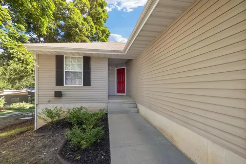602 E Robertson, Ozark, MO 65721 photo 2