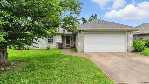 205 W Hunter Dr, Nixa, MO 65714 photo 2