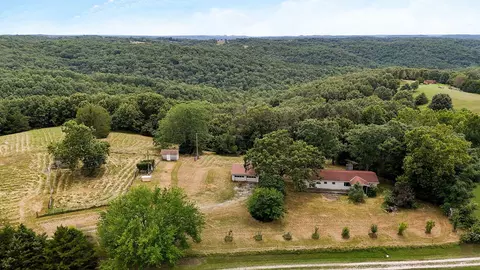 625 Hardin Hills Dr, Galena, MO 65656