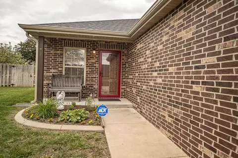 824 E Crystal Ave, Nixa, MO 65714 photo 2