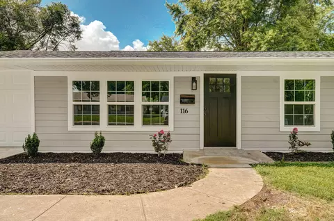 116 E Hadley St, Aurora, MO 65605