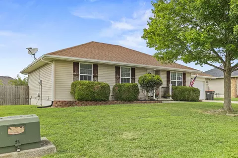 111 Spruce Ave, Clever, MO 65631 photo 3