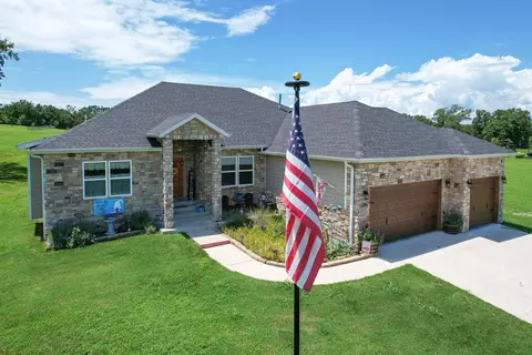 365 Madison Valley Ln, Kirbyville, MO 65679