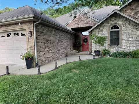 5604 N Seacrest Dr, Ozark, MO 65721 photo 3