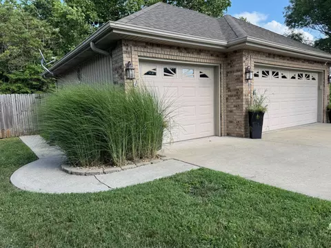 5604 N Seacrest Dr, Ozark, MO 65721 photo 4